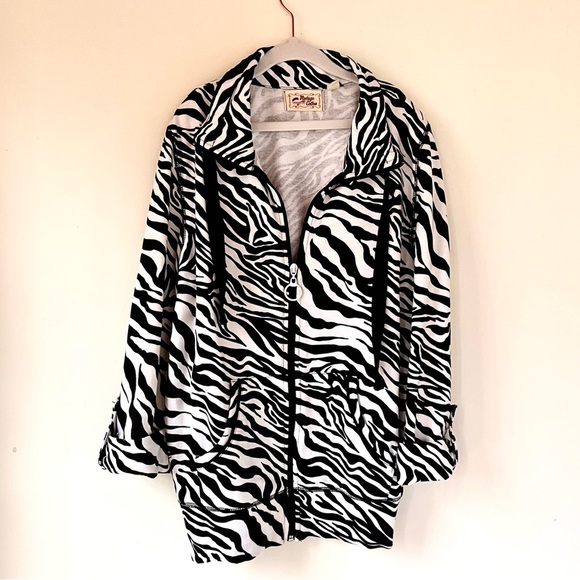 Vintage Black and White Bomber Jacket with Zebra Print - Picture 6 of 10
